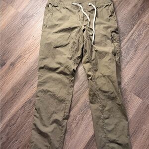 Vuori Men's Khaki Chinos